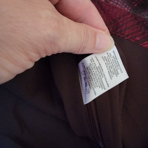 Jaclyn Smith Skirt, Silky, Burgundy Maroon Print, Gored, Part Elastic Waist - Picture 12 of 12